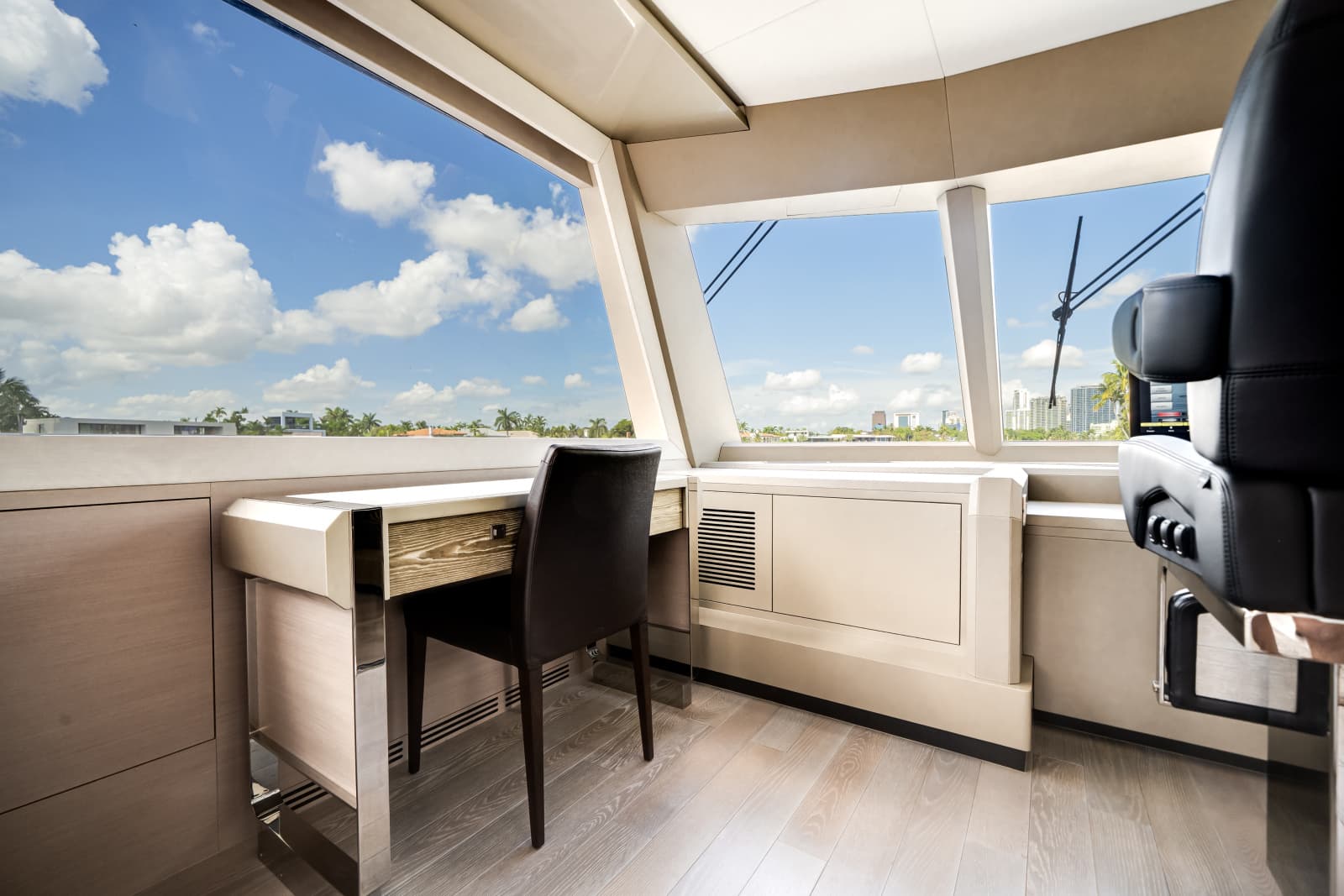 2025 Ocean Alexander 27R - Photo 87
