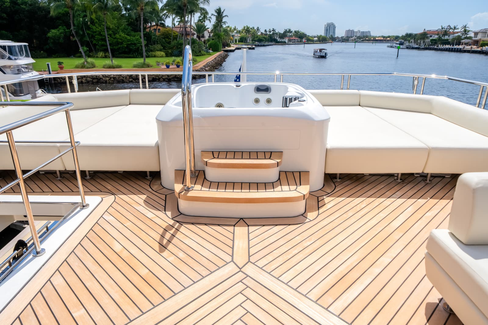 2025 Ocean Alexander 27R - Photo 95