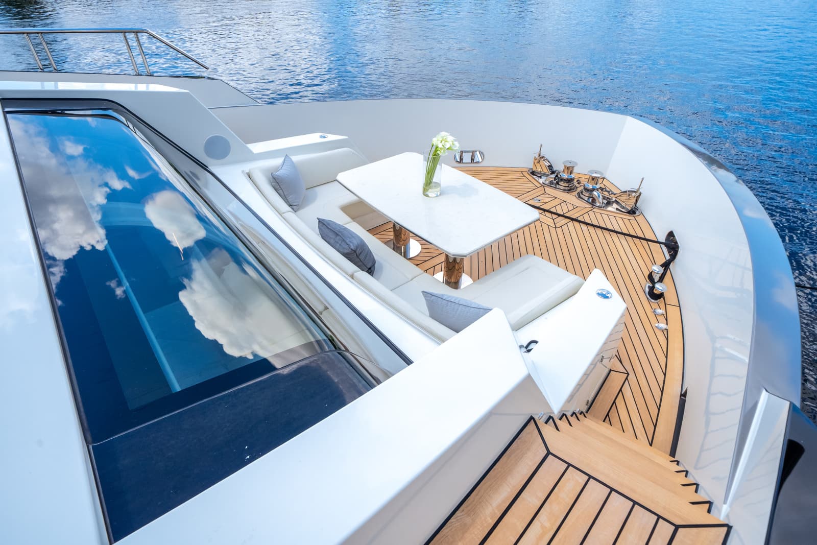 2025 Ocean Alexander 27R - Photo 98
