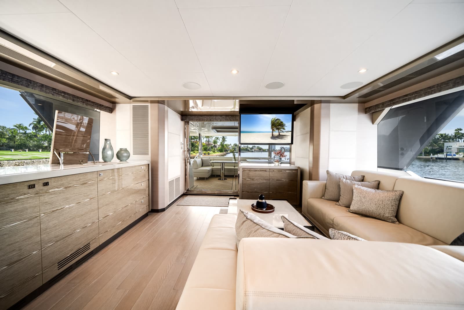 2025 Ocean Alexander 27R - Photo 23