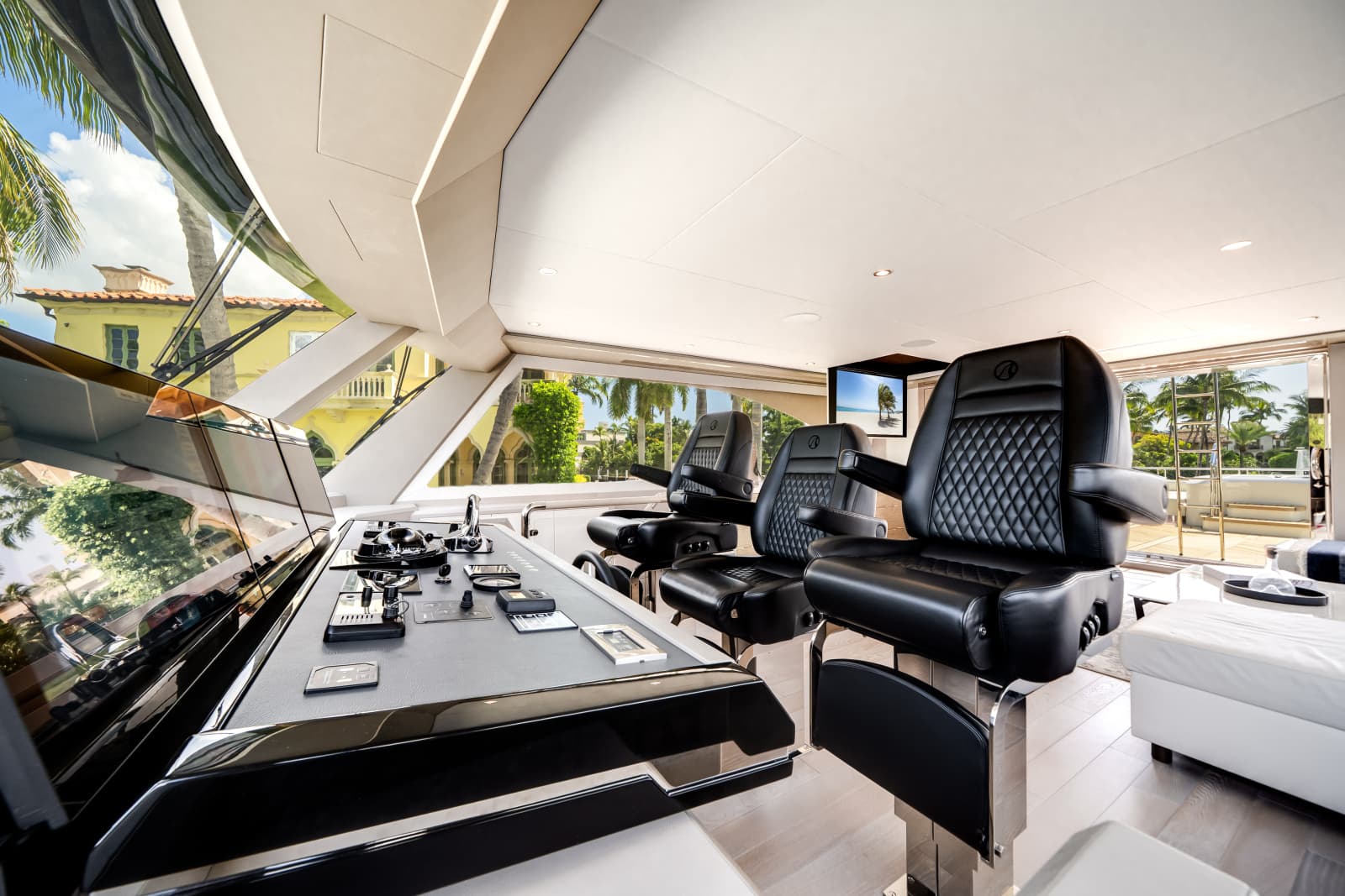 2025 Ocean Alexander 27R - Photo 81