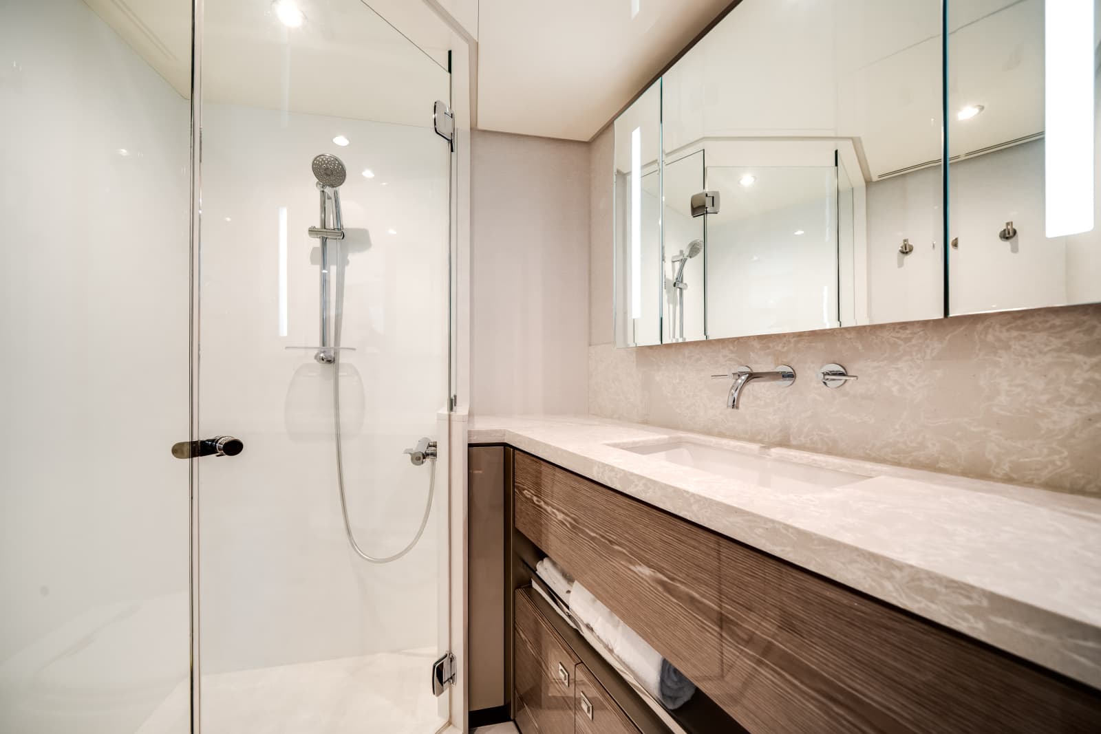2025 Ocean Alexander 27R - Photo 71