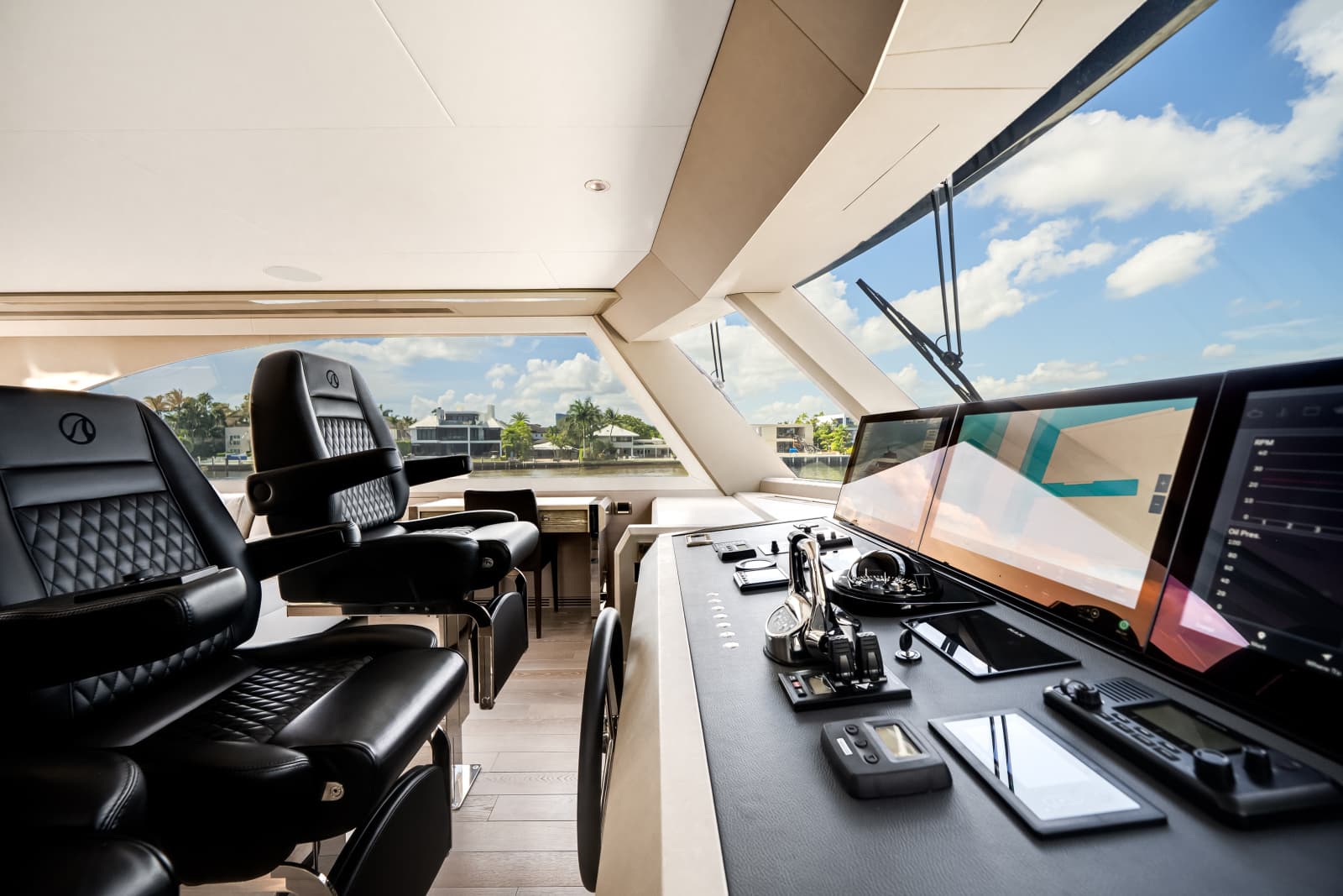 2025 Ocean Alexander 27R - Photo 86