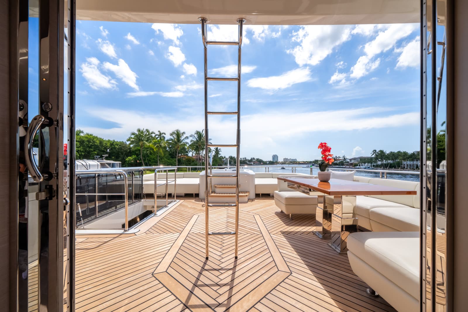 2025 Ocean Alexander 27R - Photo 88