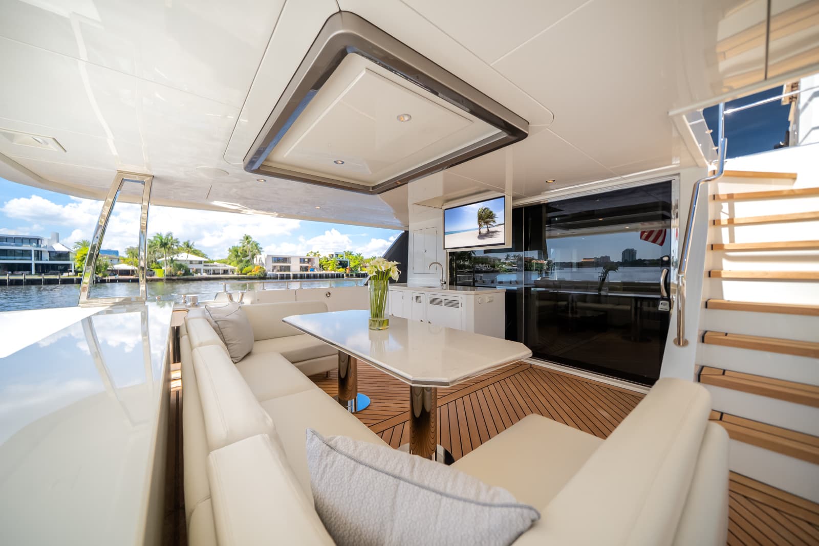 2025 Ocean Alexander 27R - Photo 18