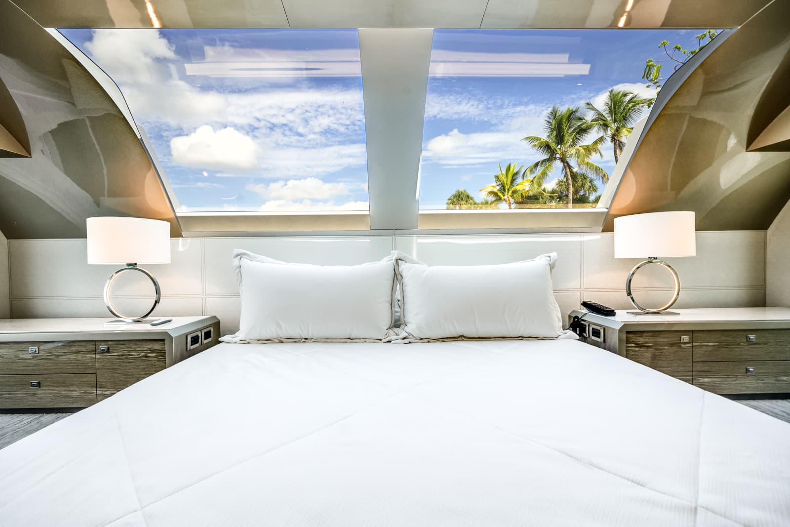 2025 Ocean Alexander 27R - Photo 42