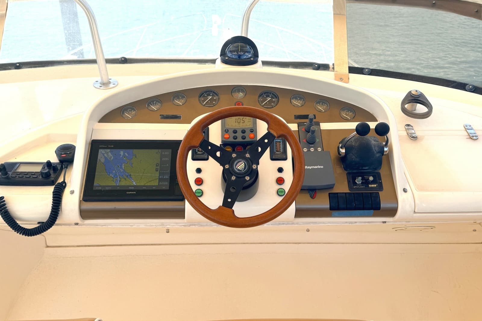 2000 Fairline Squadron 55 - Photo 21