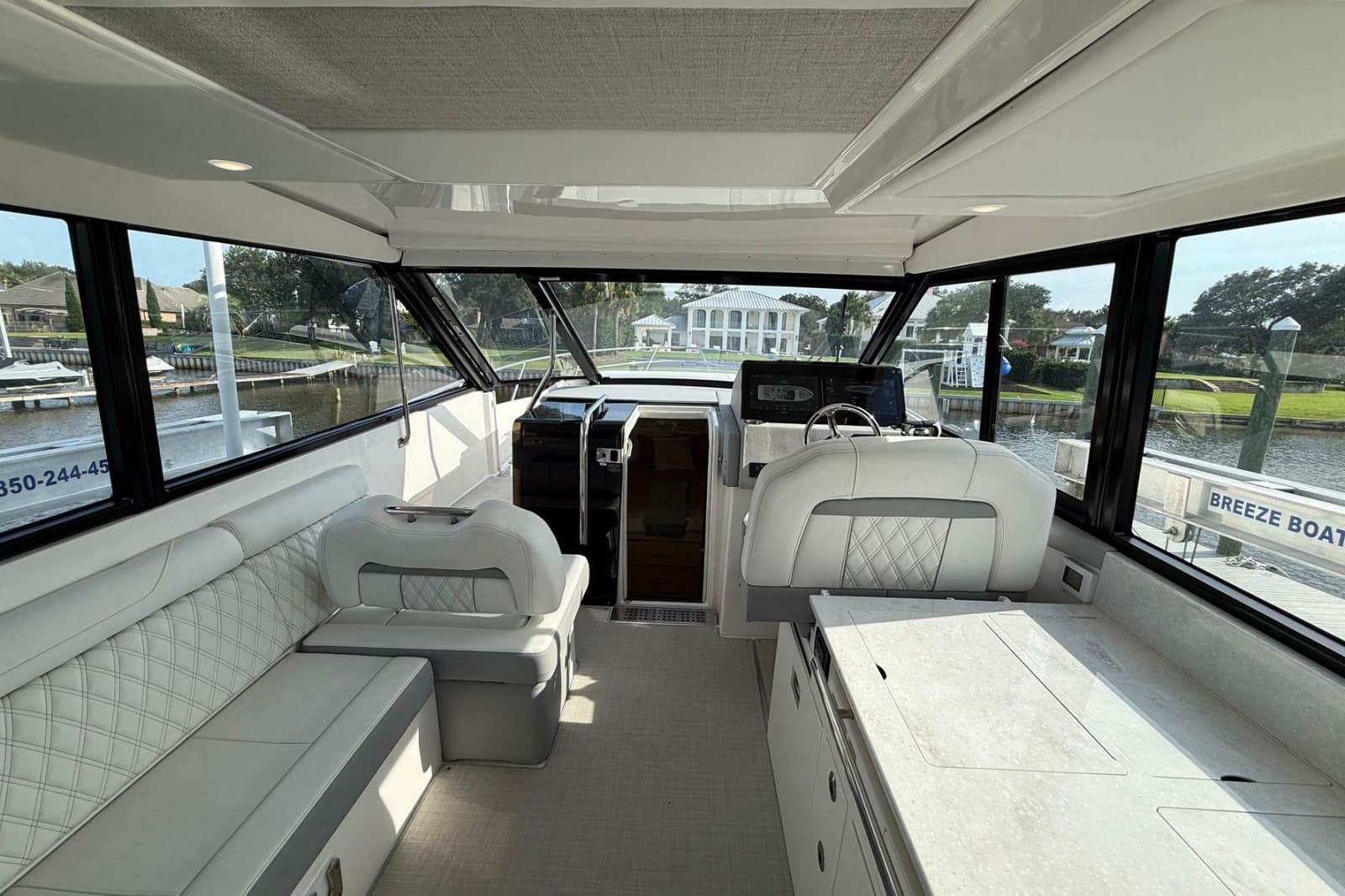 2025 Regal 36 XO - Photo 8