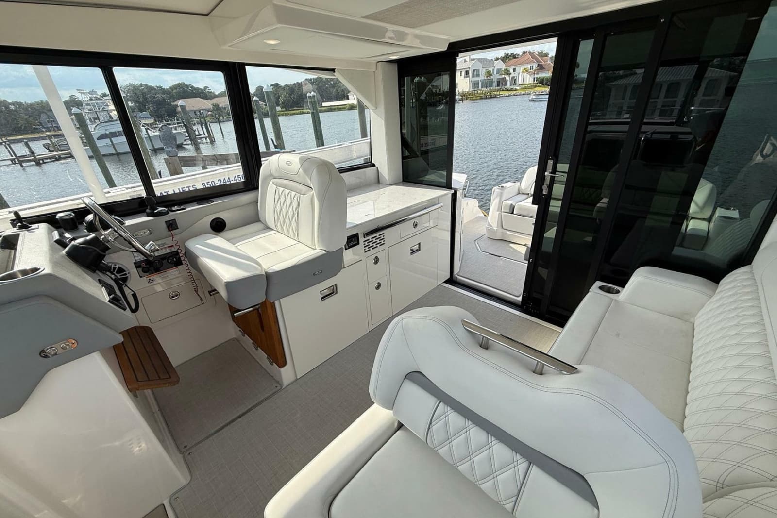 2025 Regal 36 XO - Photo 6