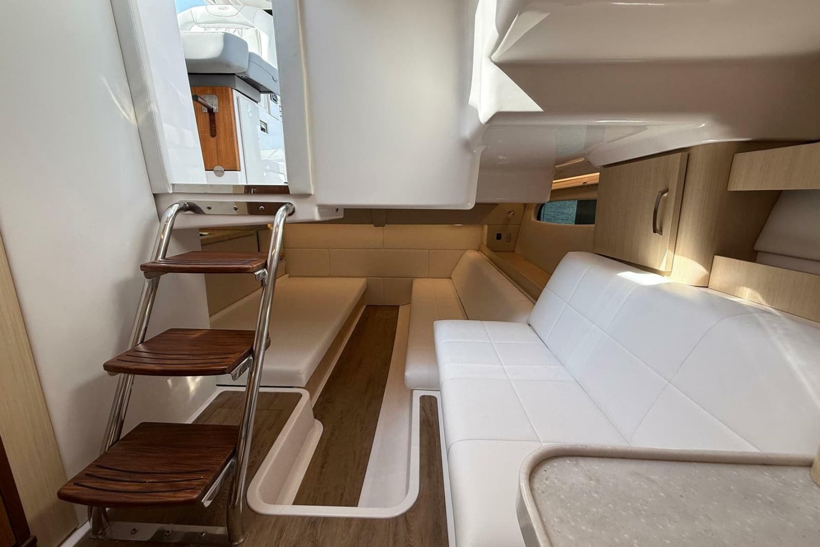 2025 Regal 36 XO - Photo 11