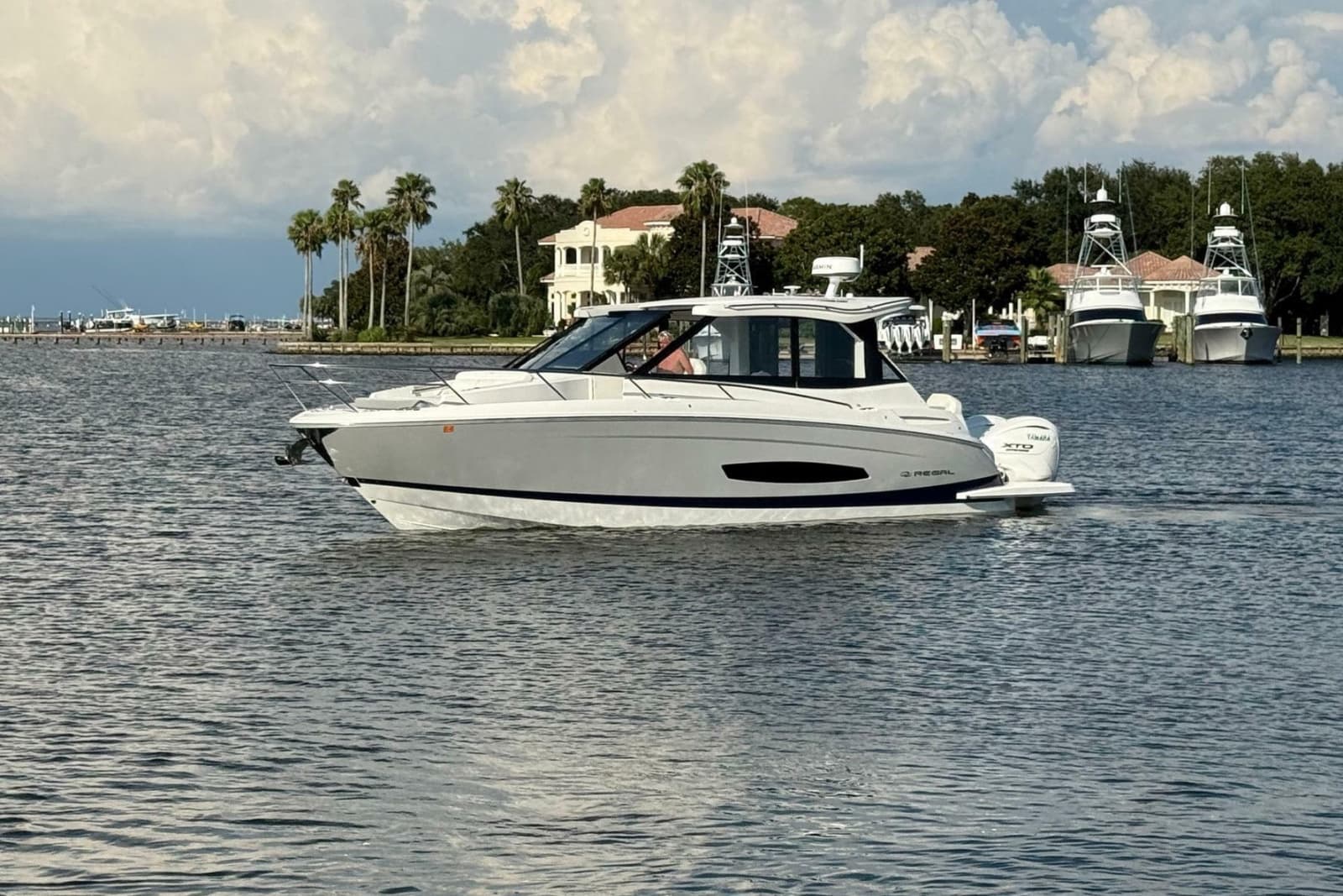 2025 Regal 36 XO - Photo 2