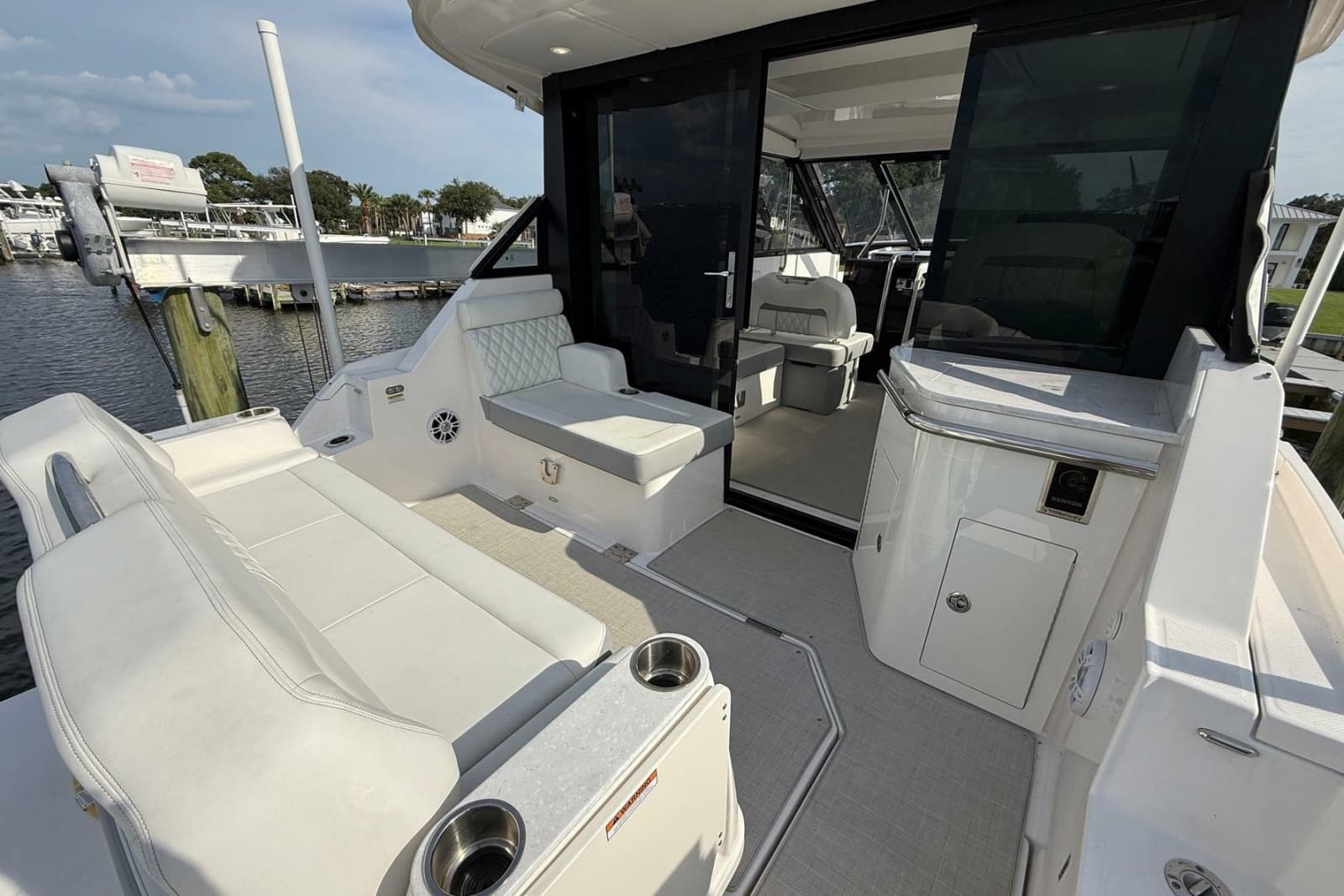 2025 Regal 36 XO - Photo 14