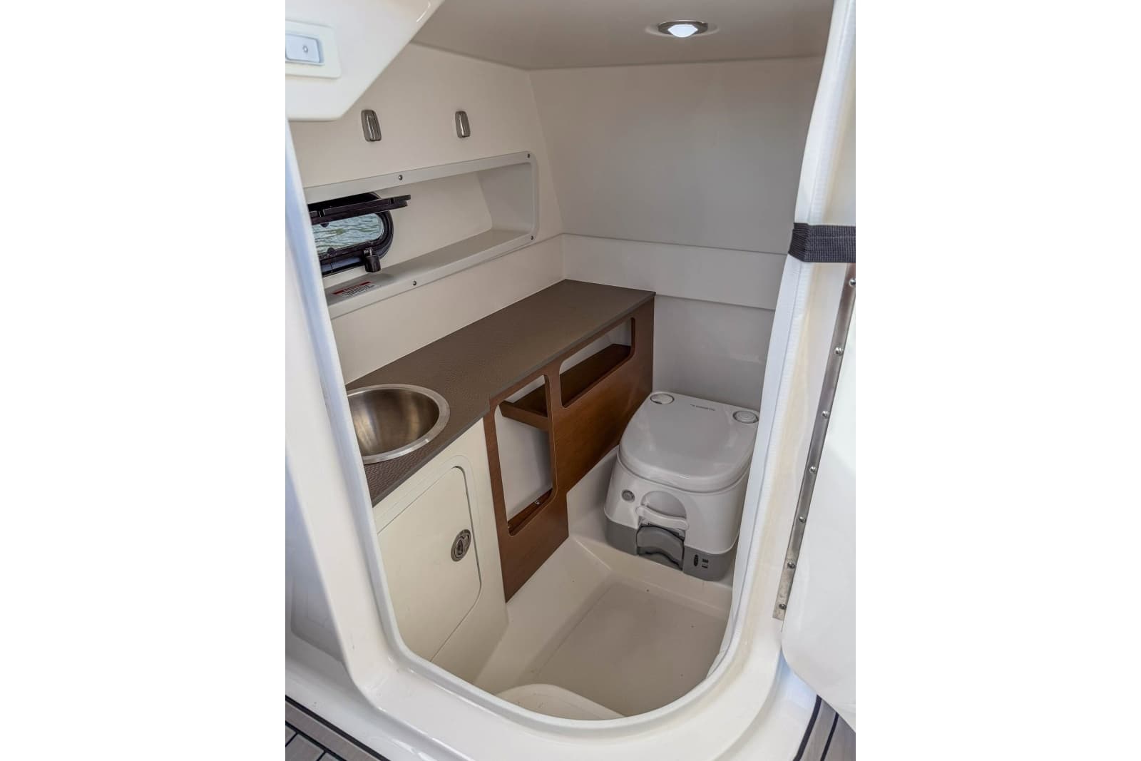 2024 Sea Ray SDX 270 - Photo 30