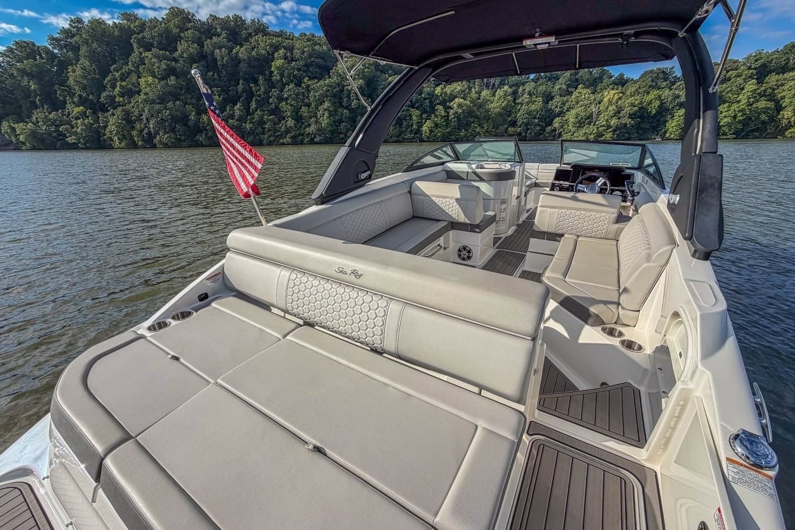 2024 Sea Ray SDX 270 - Photo 23