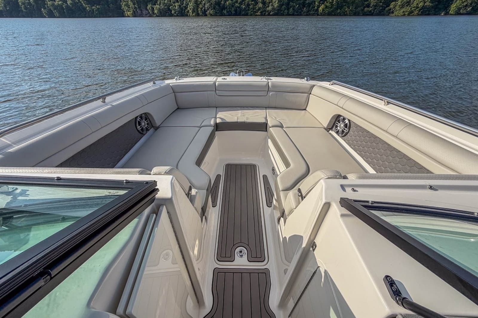 2024 Sea Ray SDX 270 - Photo 15