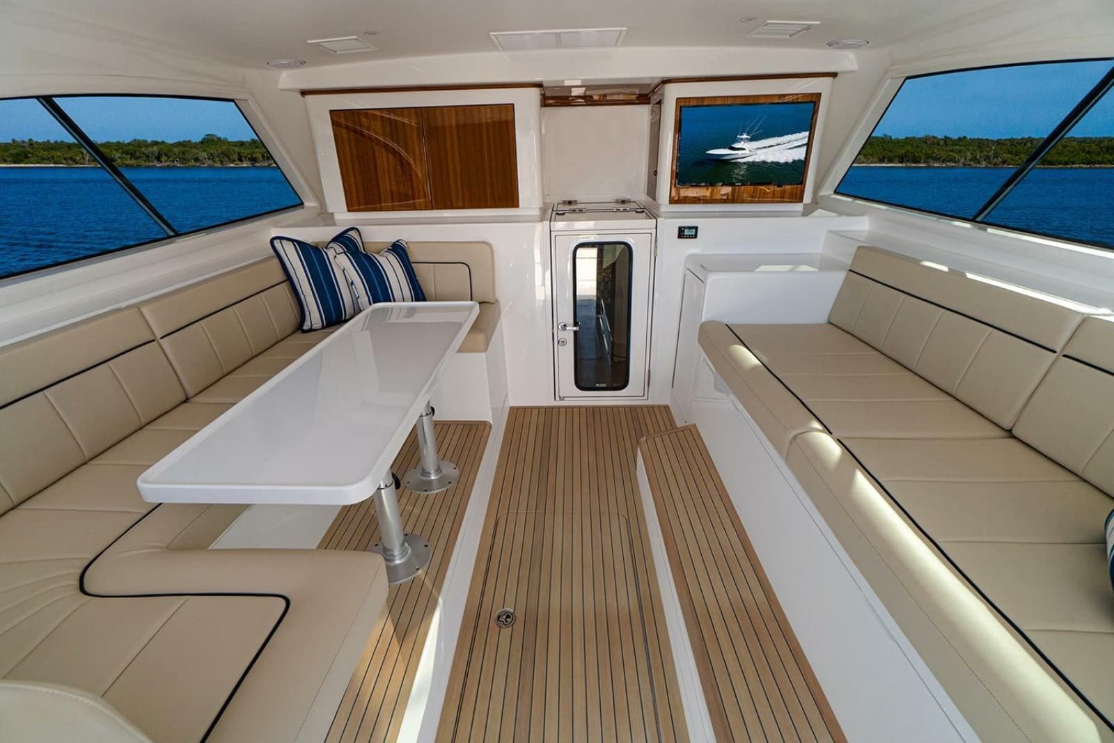 2023 Viking 46 Billfish - Photo 6