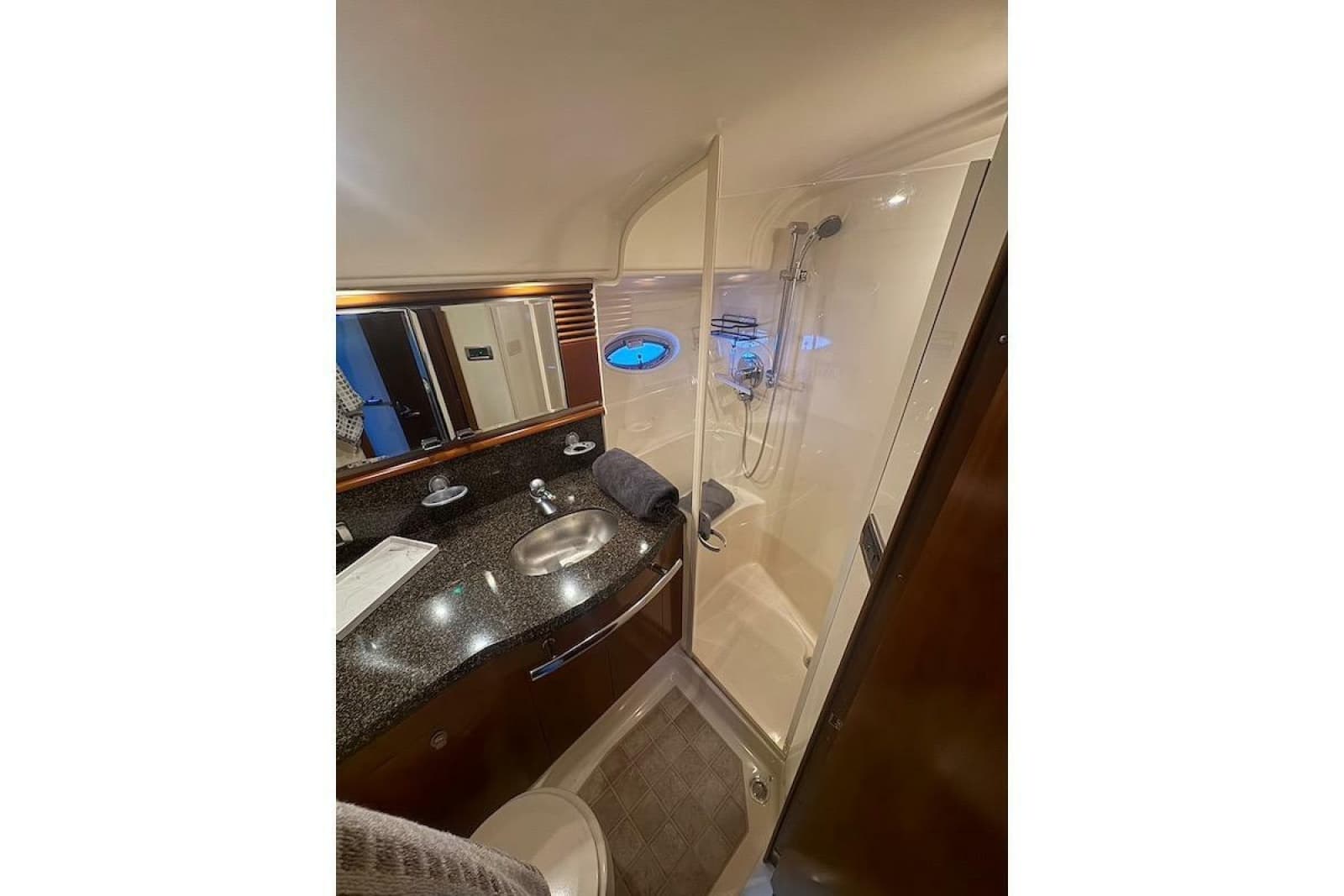 2005 Sea Ray 500 Sundancer - Photo 54