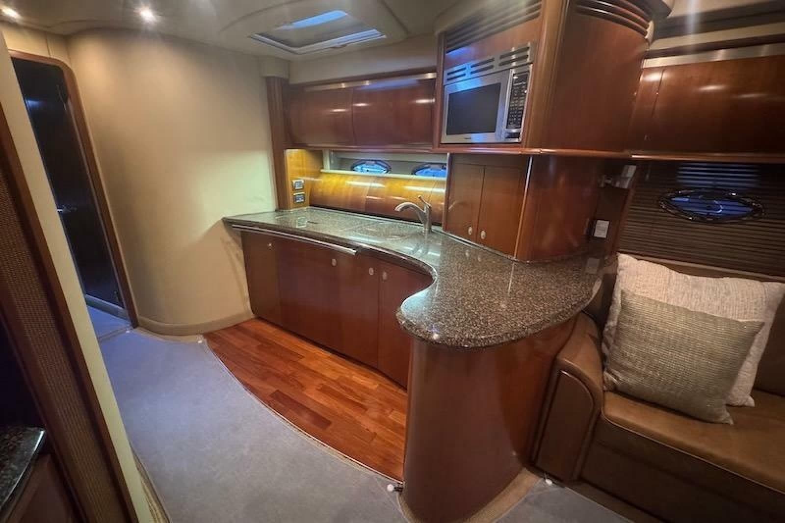 2005 Sea Ray 500 Sundancer - Photo 43