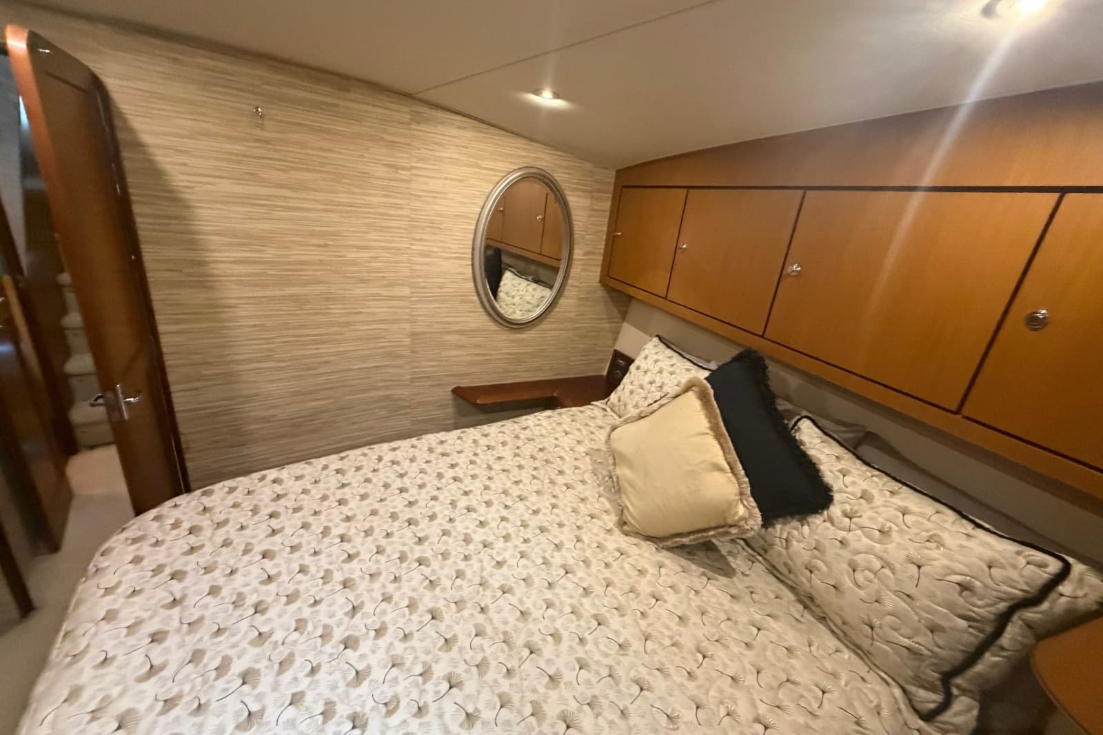2000 Ocean Yachts 56 Super Sport - Photo 37