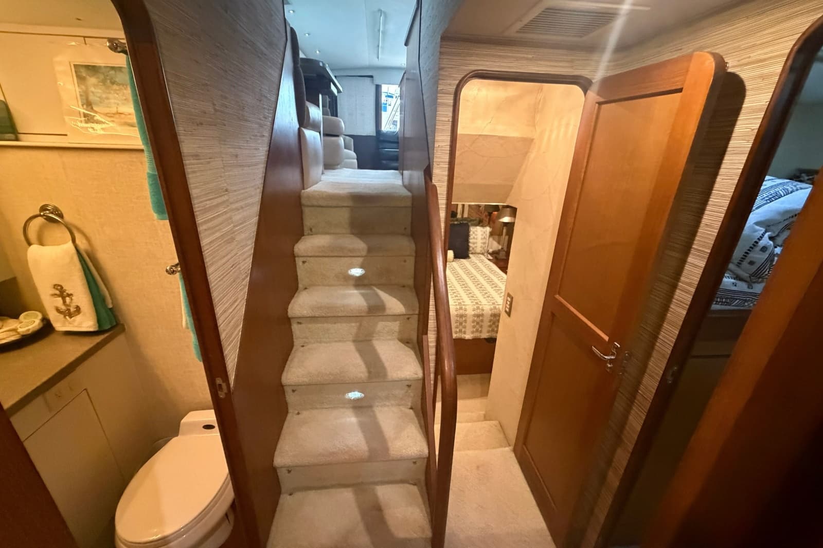 2000 Ocean Yachts 56 Super Sport - Photo 29