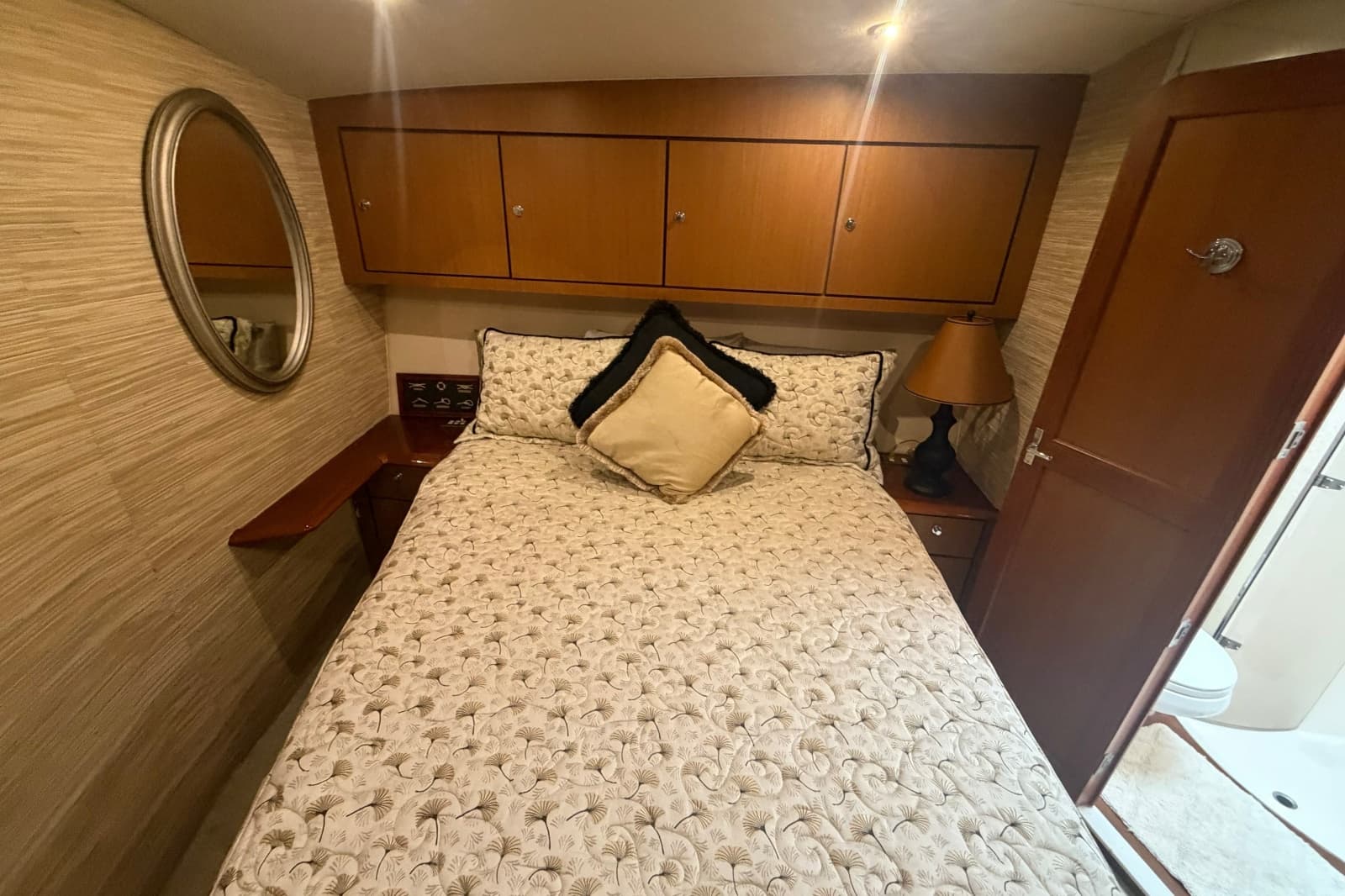 2000 Ocean Yachts 56 Super Sport - Photo 34