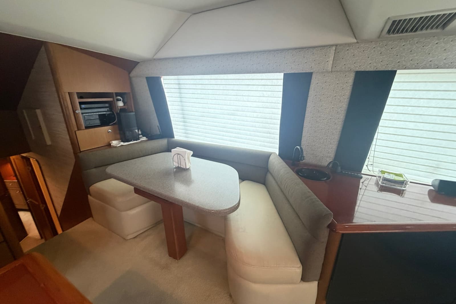 2000 Ocean Yachts 56 Super Sport - Photo 24