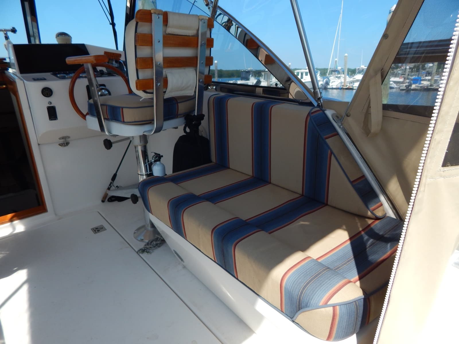 2004 Legacy Yachts 28 Express - Photo 5