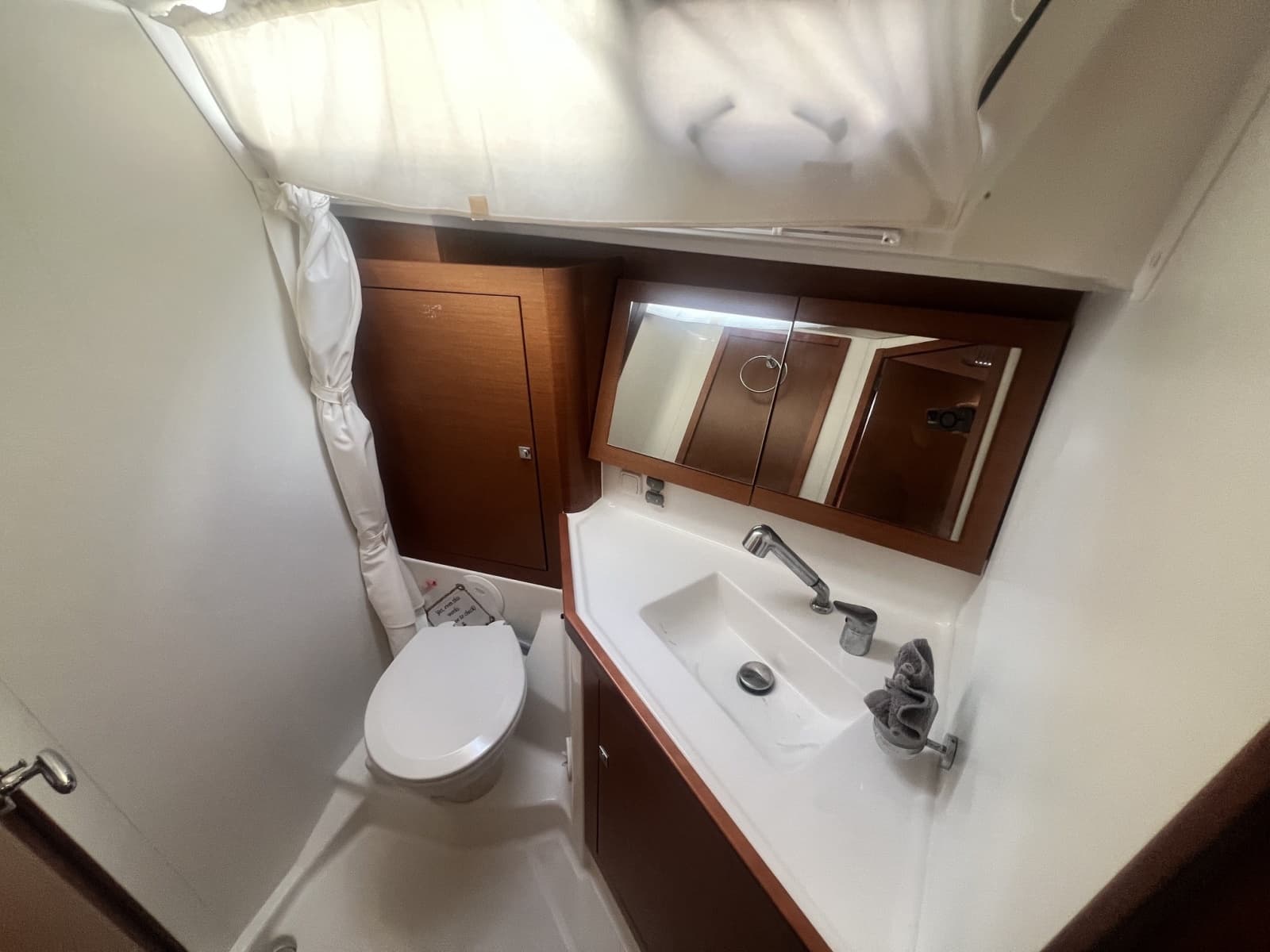 2016 Beneteau Oceanis 45 - Photo 49
