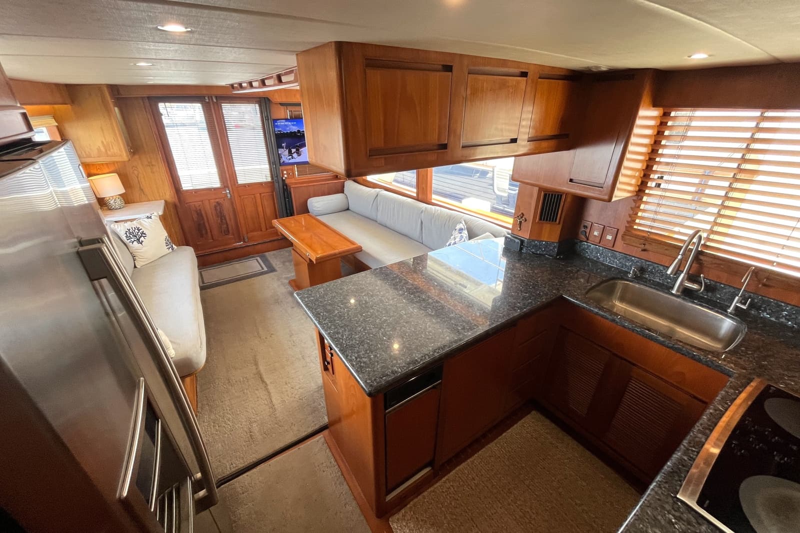 2002 Grand Alaskan 53 RPH - Photo 9