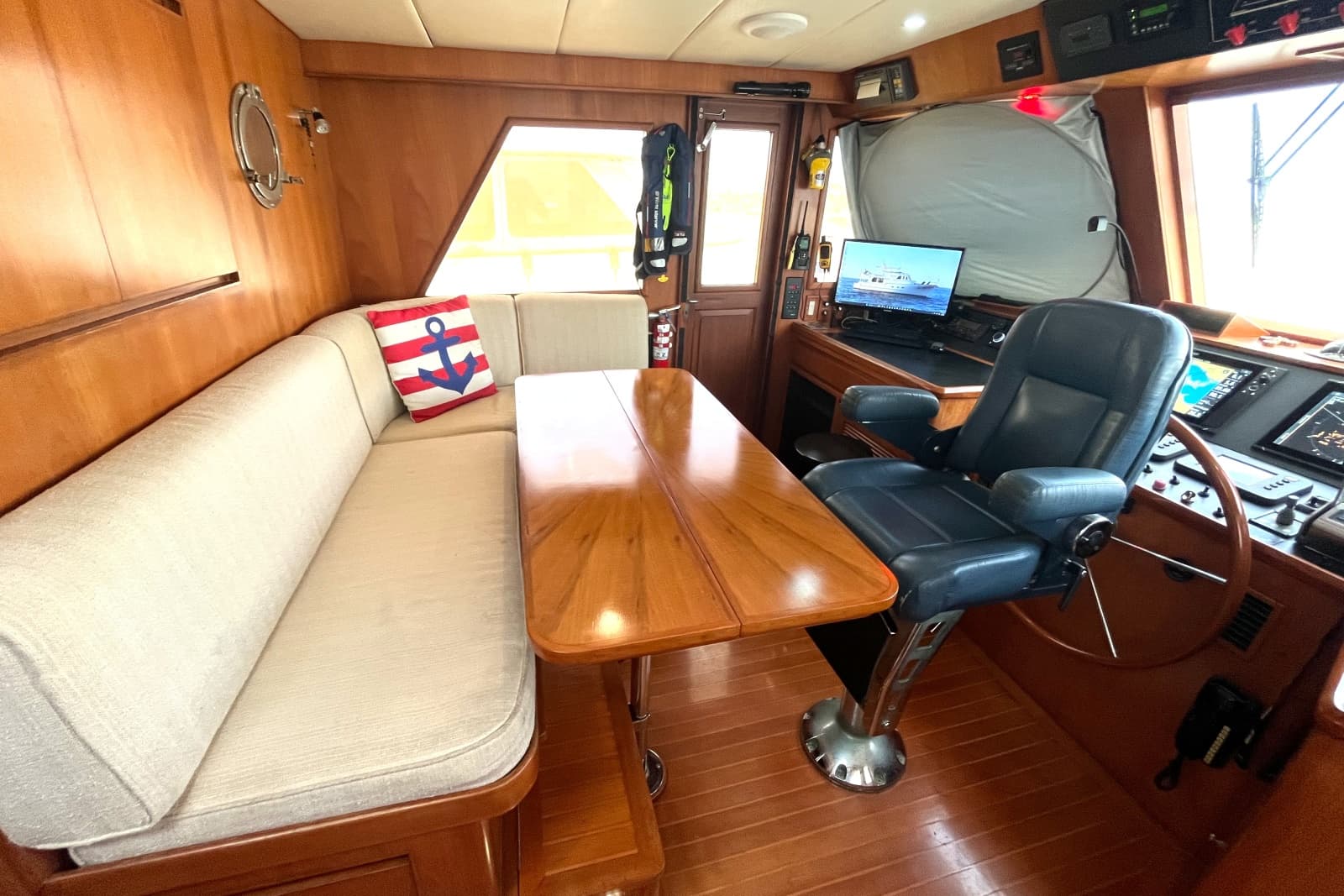 2002 Grand Alaskan 53 RPH - Photo 23
