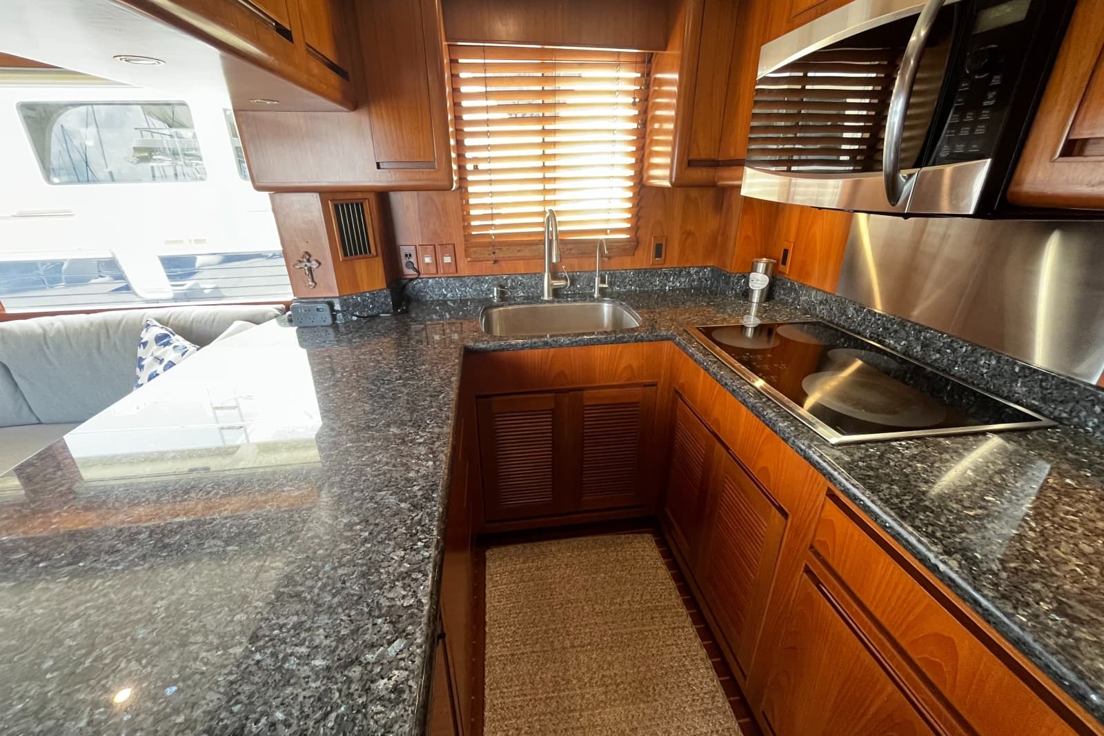 2002 Grand Alaskan 53 RPH - Photo 11