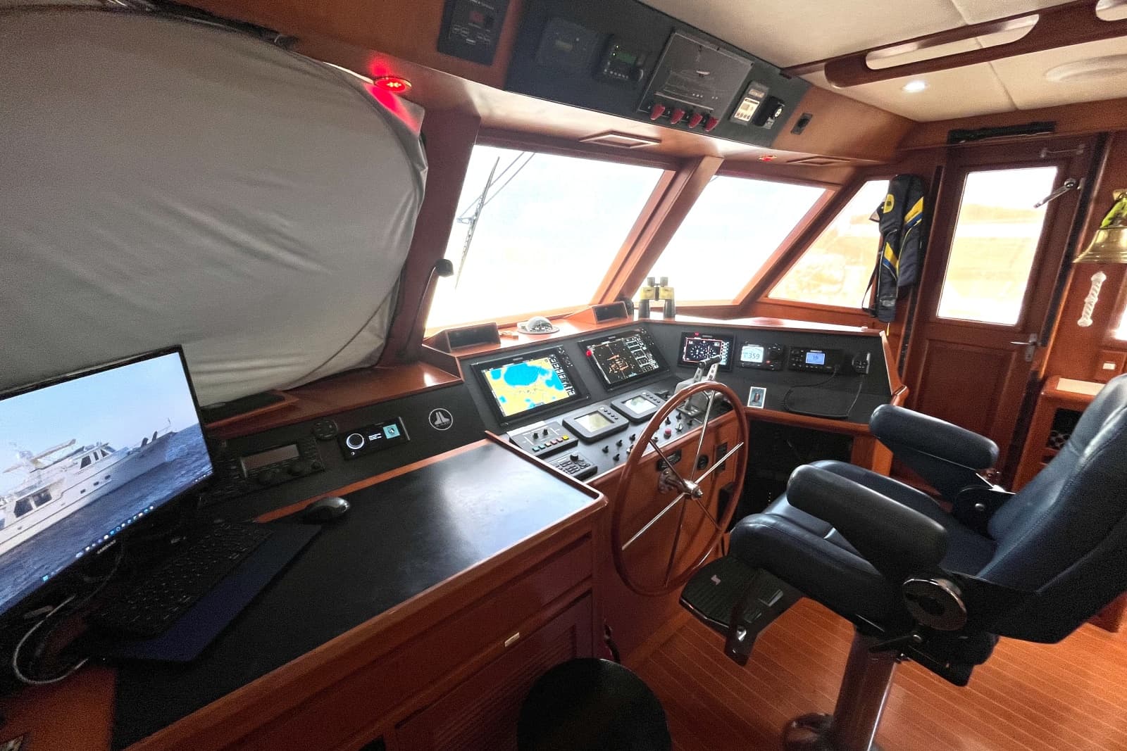 2002 Grand Alaskan 53 RPH - Photo 22