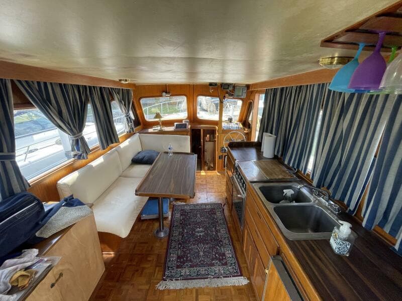 1982 Californian 34 LRC - Photo 18