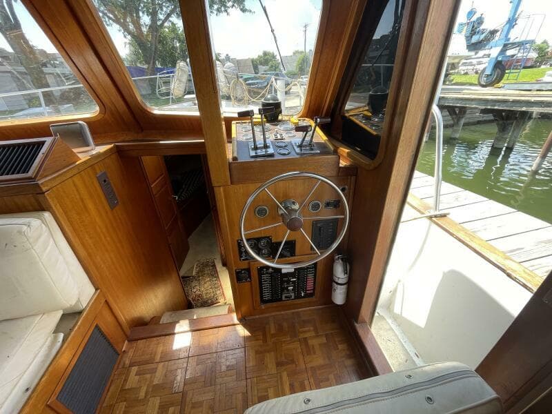 1982 Californian 34 LRC - Photo 21