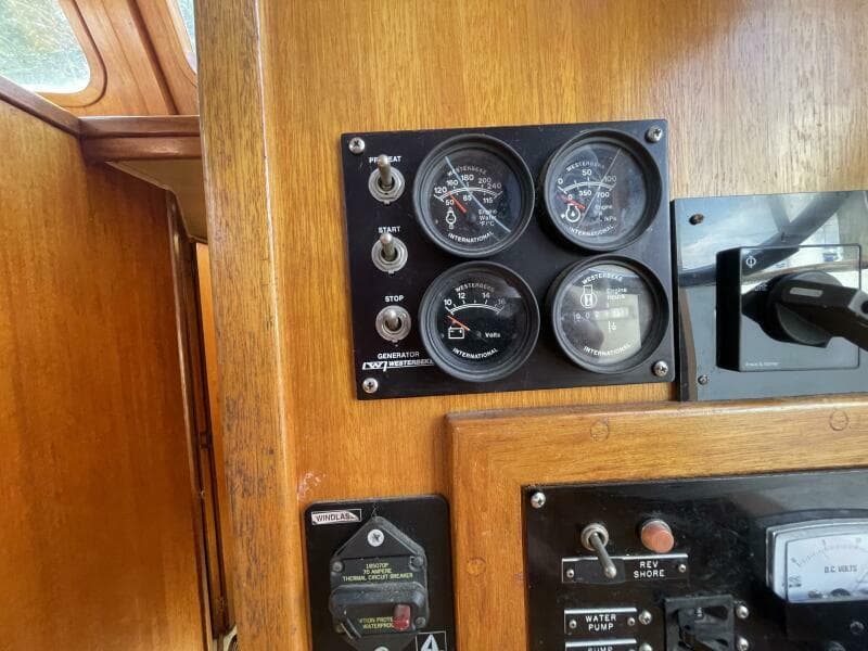 1982 Californian 34 LRC - Photo 27