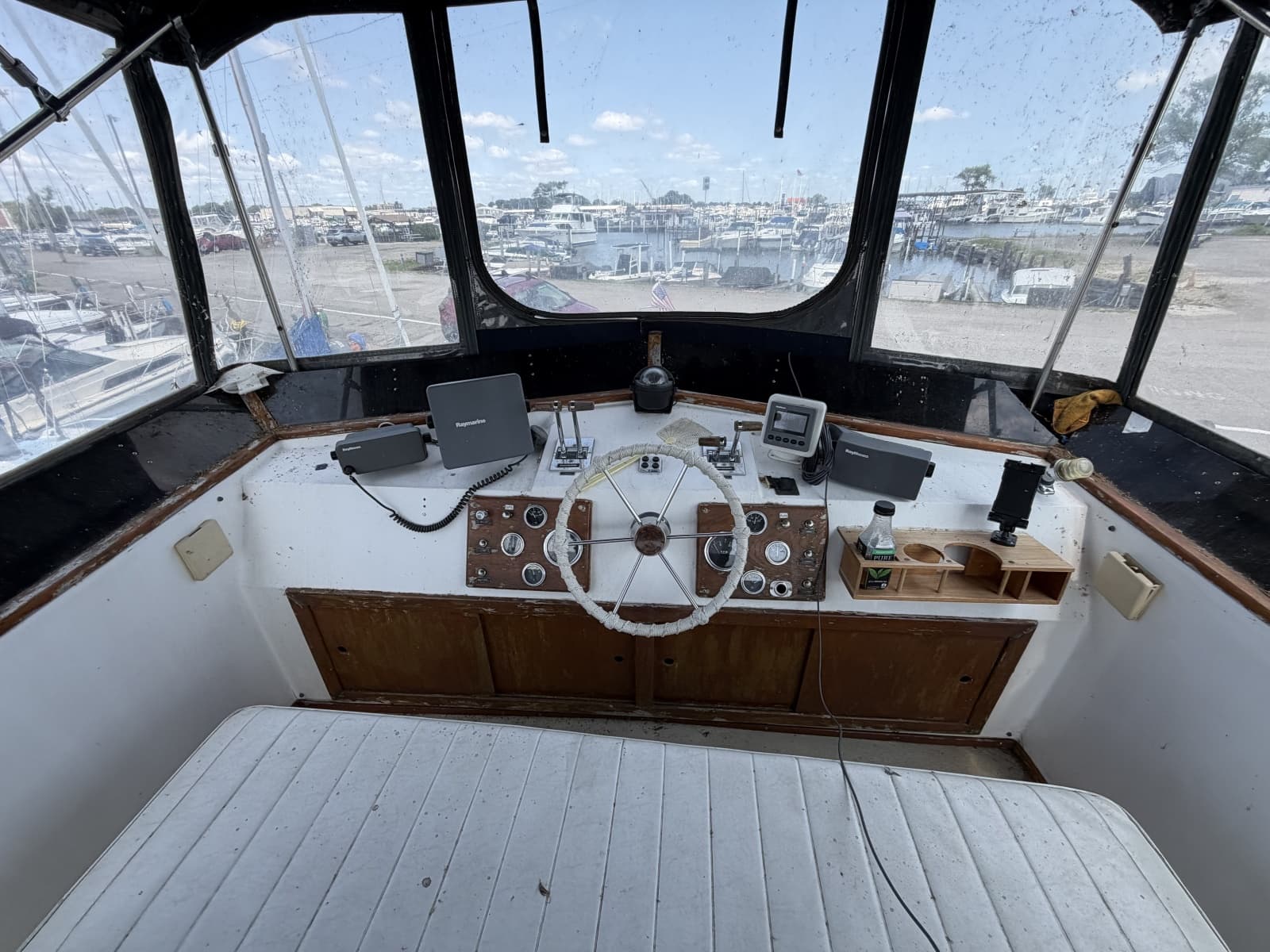 1982 Californian 34 LRC - Photo 8
