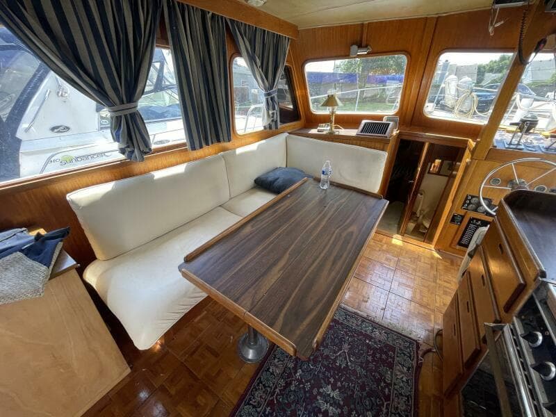 1982 Californian 34 LRC - Photo 20