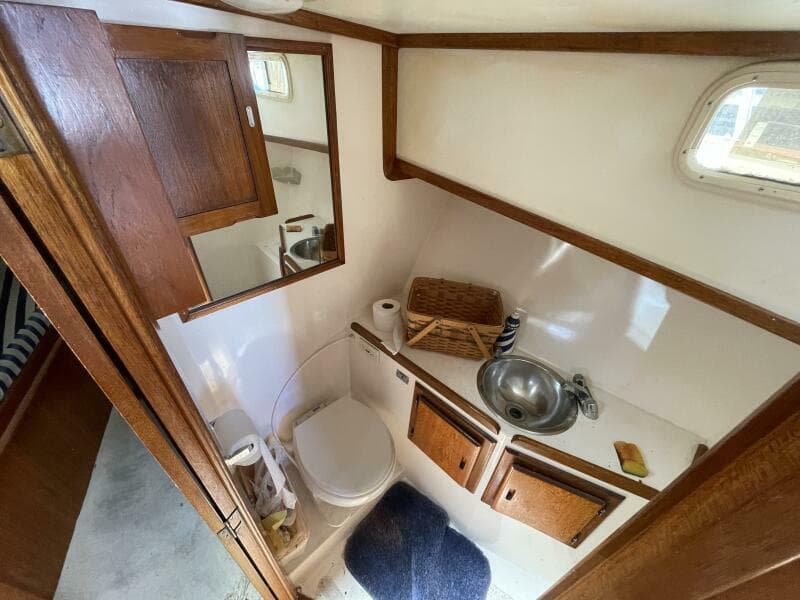 1982 Californian 34 LRC - Photo 31