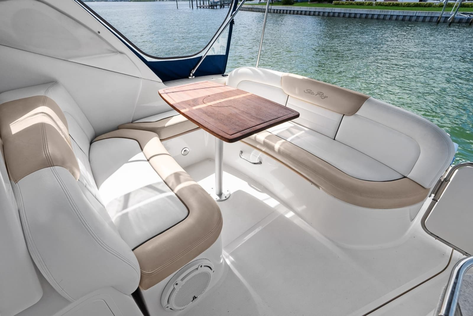 2009 Sea Ray 310 Sundancer - Photo 3