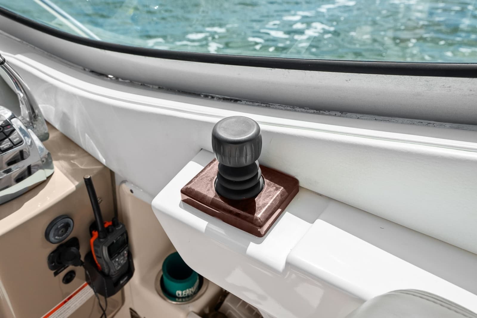 2009 Sea Ray 310 Sundancer - Photo 46