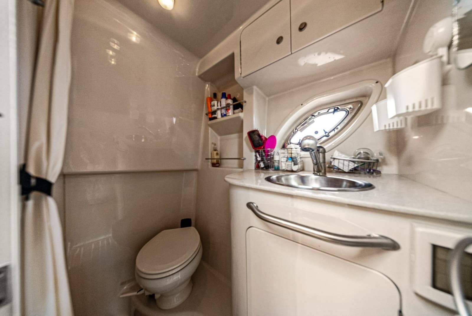 2009 Sea Ray 310 Sundancer - Photo 11