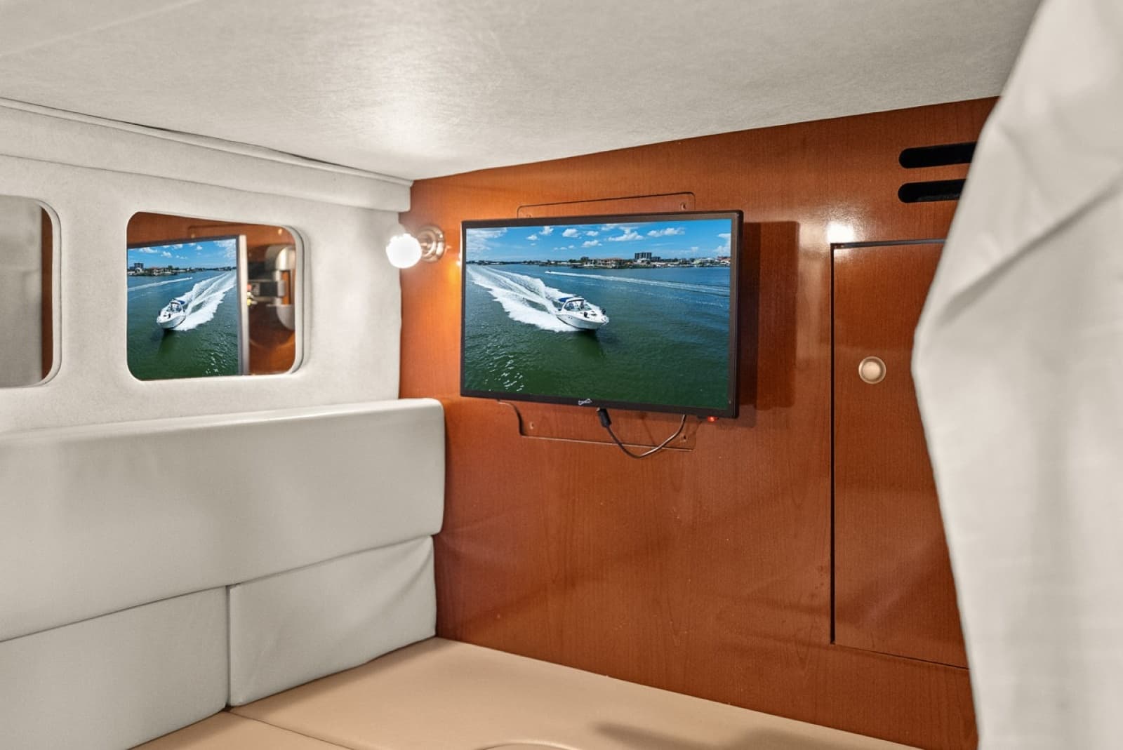 2009 Sea Ray 310 Sundancer - Photo 39