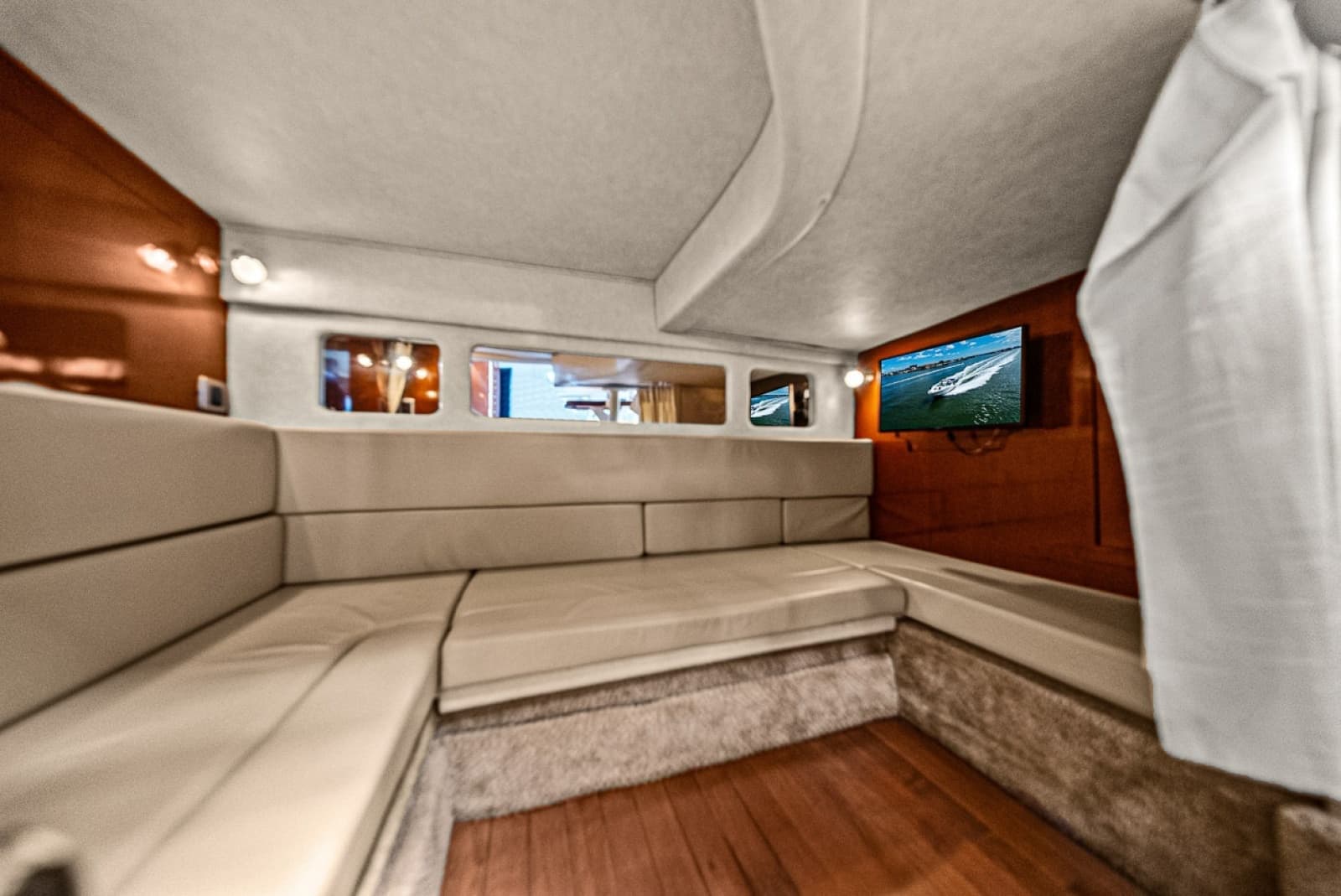 2009 Sea Ray 310 Sundancer - Photo 40