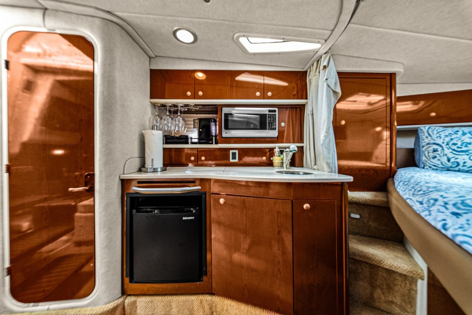 2009 Sea Ray 310 Sundancer - Photo 31