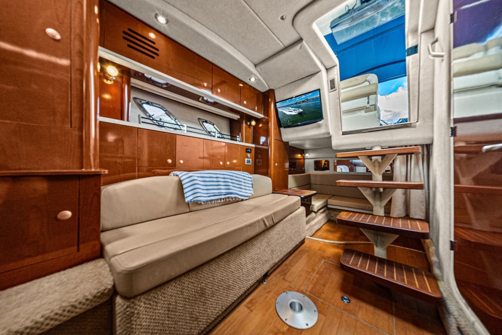2009 Sea Ray 310 Sundancer - Photo 6