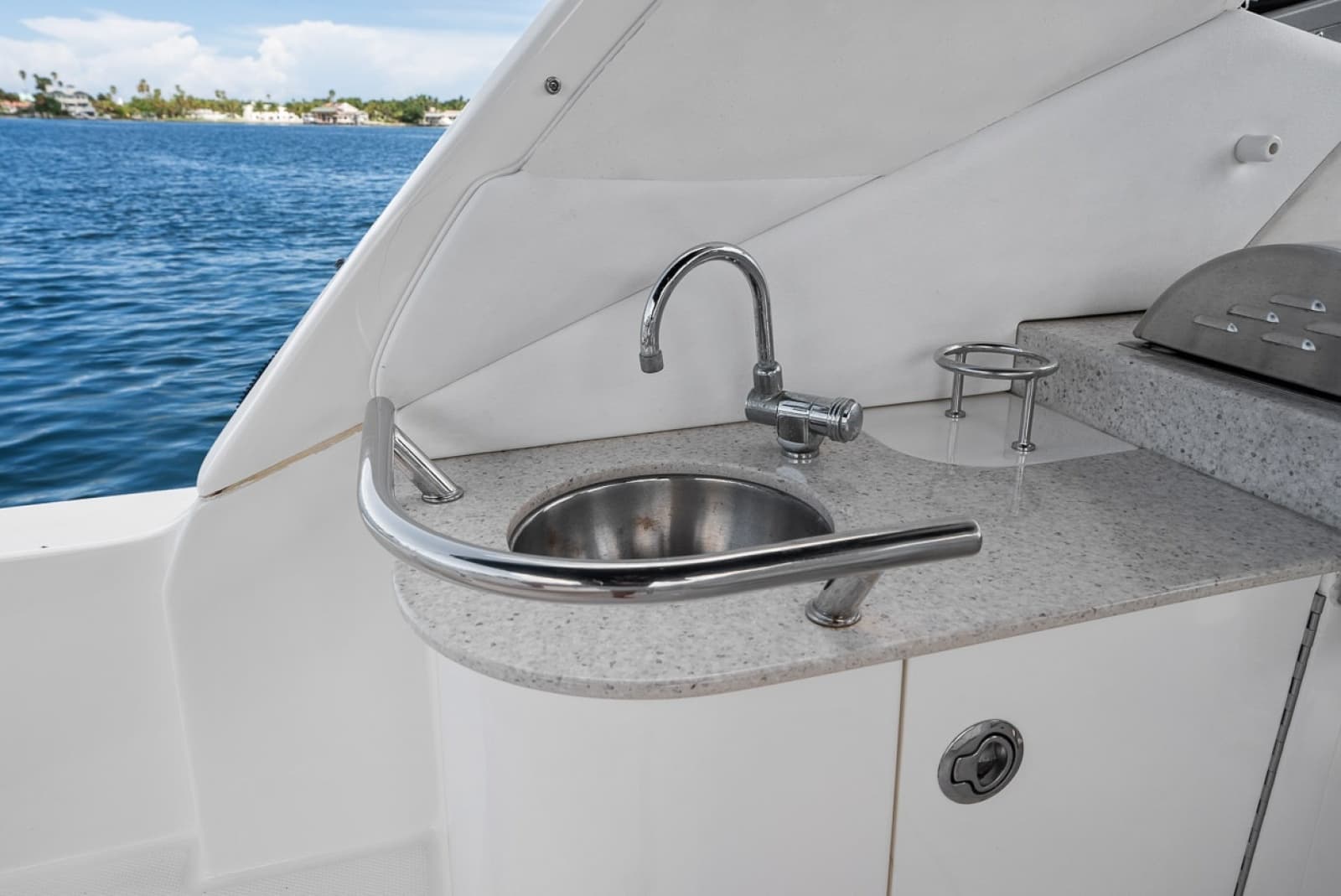 2009 Sea Ray 310 Sundancer - Photo 16