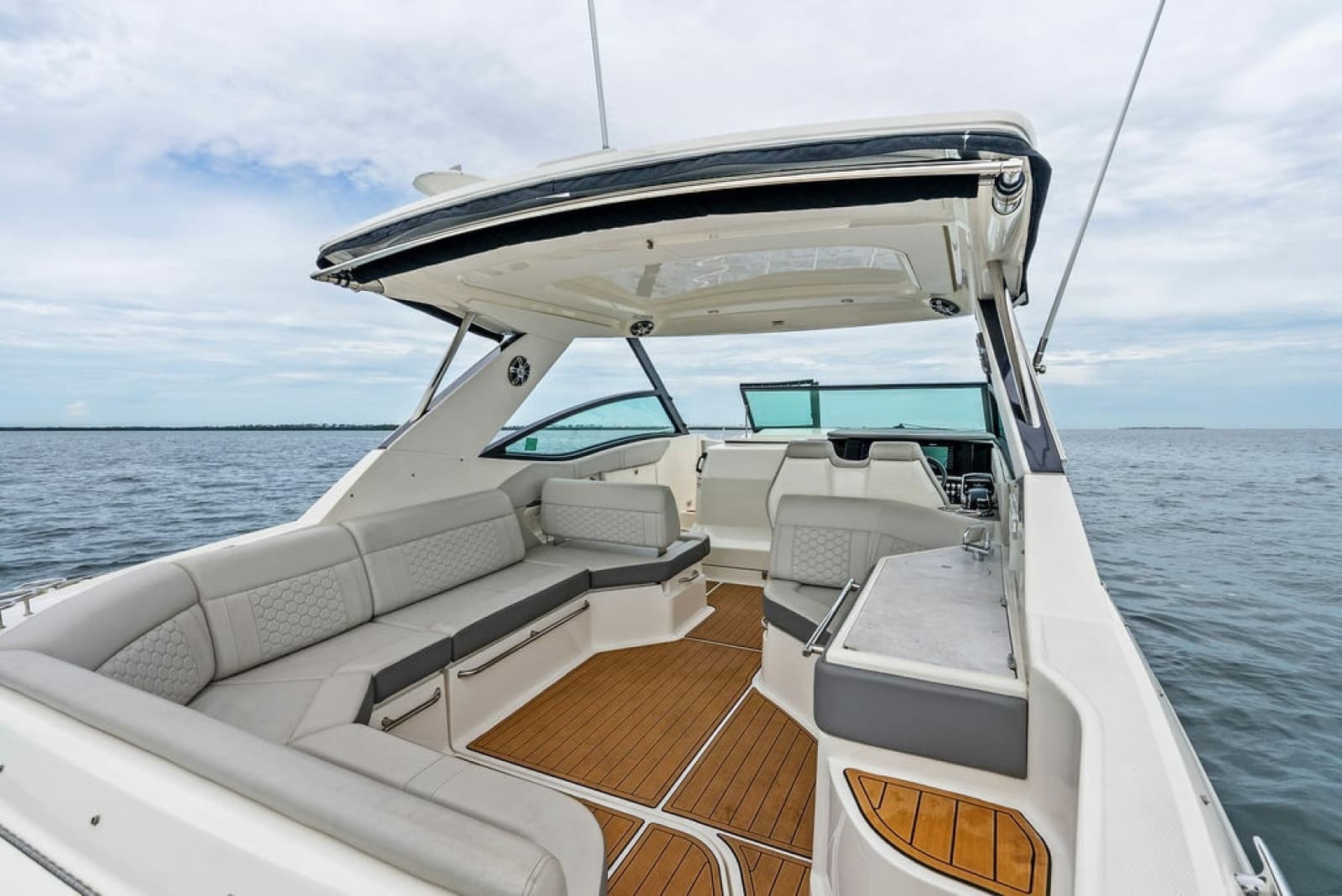 2022 Sea Ray Sundancer - Photo 17