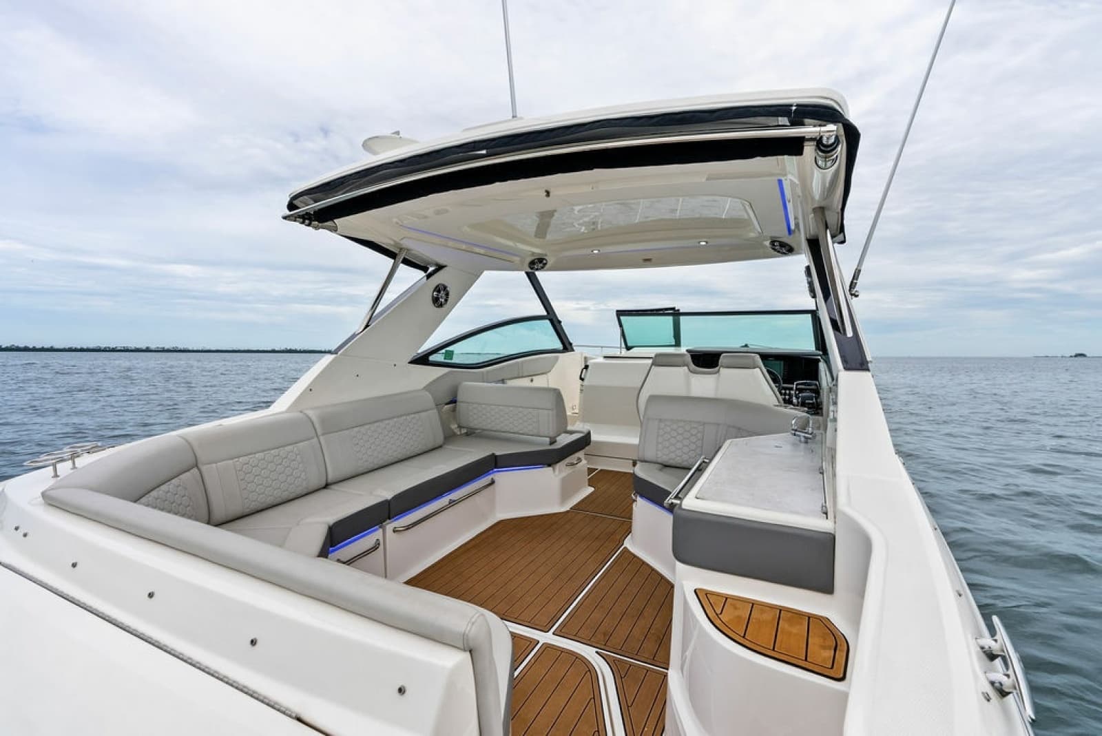 2022 Sea Ray Sundancer - Photo 19