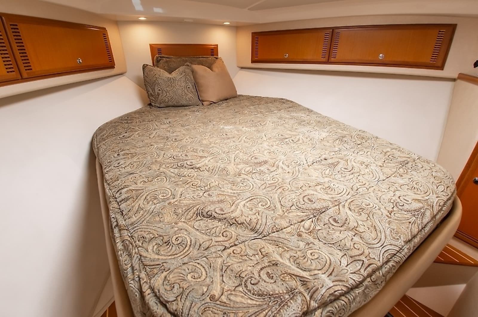 2007 Cabo 35 Flybridge - Photo 23