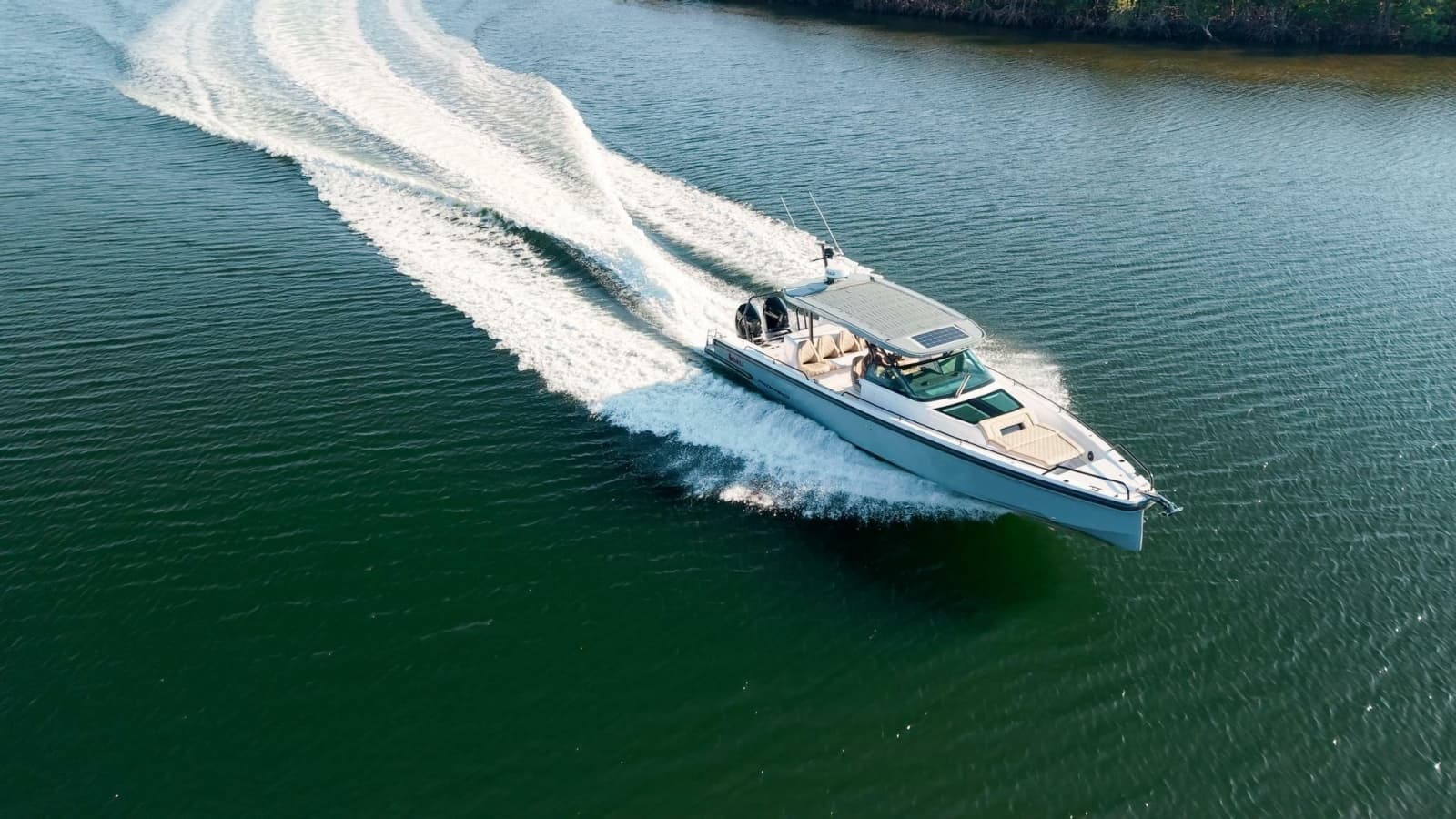 2023 Axopar 37 Suntop - Photo 33